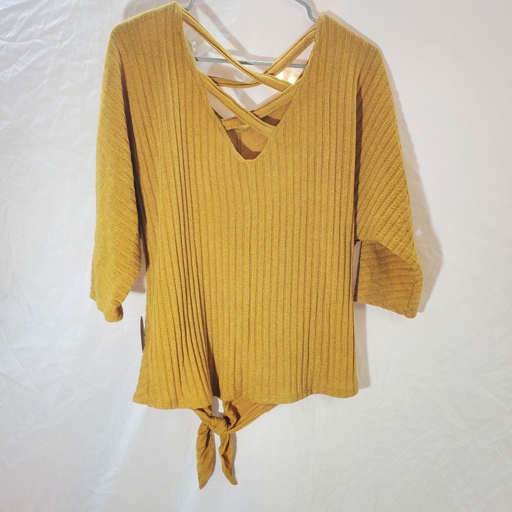 Parallel Skies Ribbed Mustard 3/4 Sleeve Top w/ Tie Front Size M
